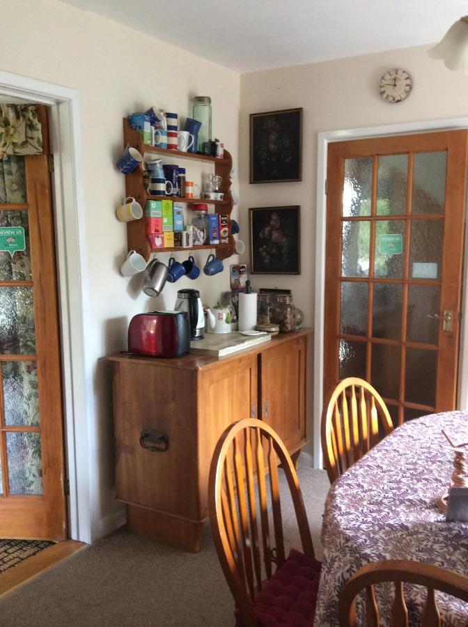 Avebury Life Bed & Breakfast Ngoại thất bức ảnh